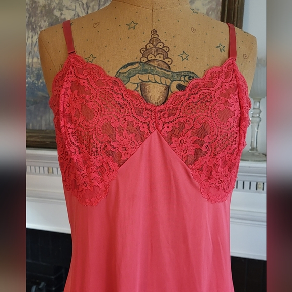 Vintage Montaldo's Redish Pink Full Slip With Lace Size 36 Made in USA - Picture 8 of 16